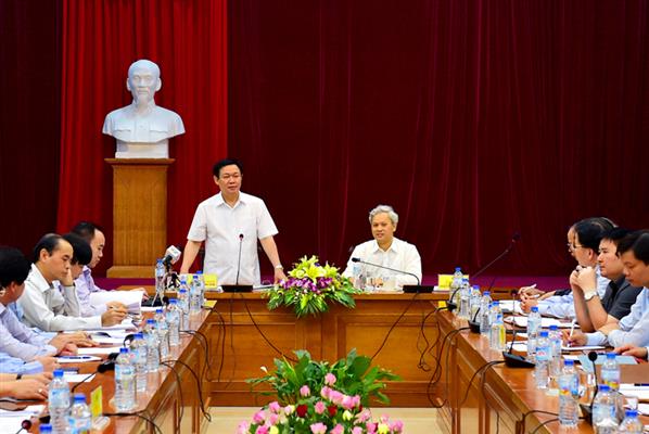 ຮອງນາຍົກລັດຖະມົນຕີເວືອງດິ່ງເຫ້ວເຮັດວຽກກັບກົມໃຫຍ່ສະຖິຕິ